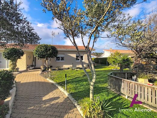 Luxury home in Marcheprime, Gironde