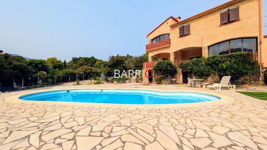 Sorède, Pyrénées-Orientalesの高級住宅