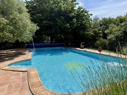 ‏בתי יוקרה ב  Carnoules, Var