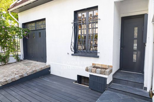 Luksusowy dom w Nanterre, Hauts-de-Seine