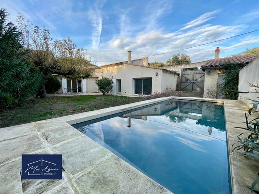 Luxe woning in Villeneuve-lès-Avignon, Gard