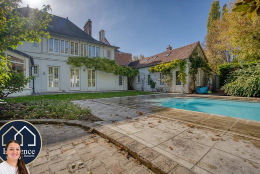 Luxus-Haus in Nogent-le-Roi, Eure-et-Loir