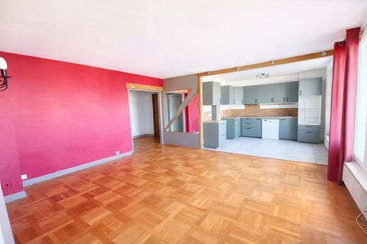 Apartment / Etagenwohnung in Rueil-Malmaison, Hauts-de-Seine