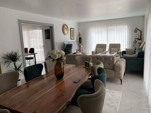 Luxe woning in Perrigny-lès-Dijon, Cote d'Or