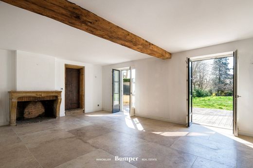 Элитный дом, Сен-Жени-Лаваль, Rhône