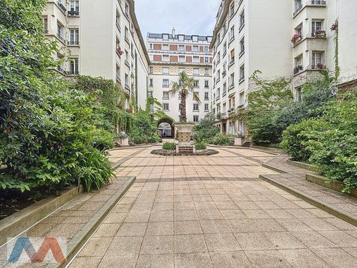 Apartment in Motte-Picquet, Commerce, Necker, Paris