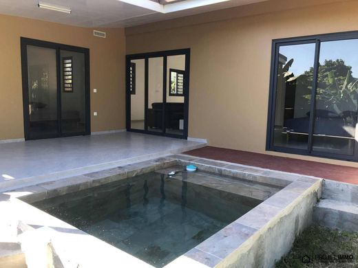 Lüks ev Pirae, Îles du Vent