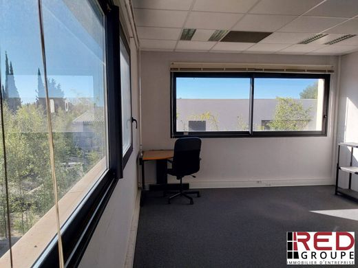 Éguilles, Bouches-du-Rhôneのオフィス