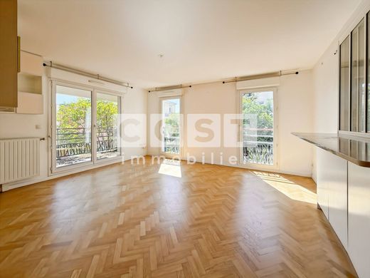 Daire Gennevilliers, Hauts-de-Seine