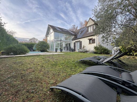 Πολυτελή κατοικία σε Saint-Germain-lès-Corbeil, Essonne