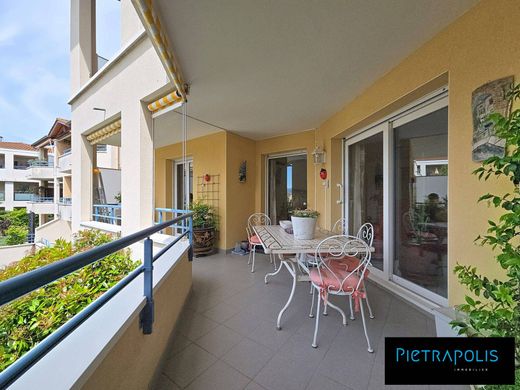 Apartment in Vourles, Rhône