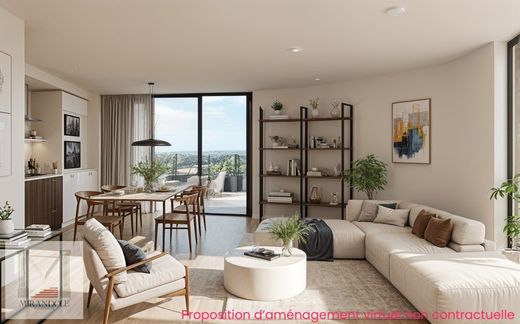 Apartment / Etagenwohnung in Antibes, Alpes-Maritimes