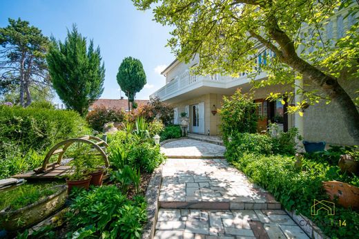 Luxus-Haus in Marnes-la-Coquette, Hauts-de-Seine