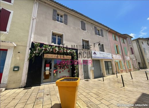 Residential complexes in Orange, Vaucluse