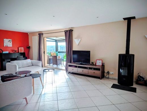 منزل ﻓﻲ Cholet, Maine-et-Loire