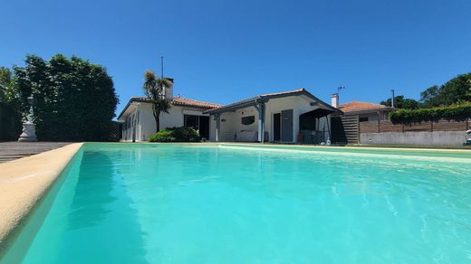Luxury home in La Teste-de-Buch, Gironde