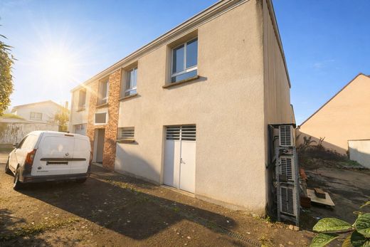 Residential complexes in Gagny, Seine-Saint-Denis