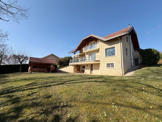 Luxury home in Grilly, Ain