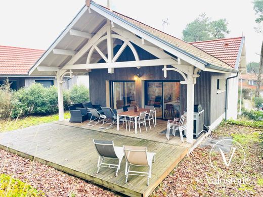 Luxus-Haus in La Teste-de-Buch, Gironde