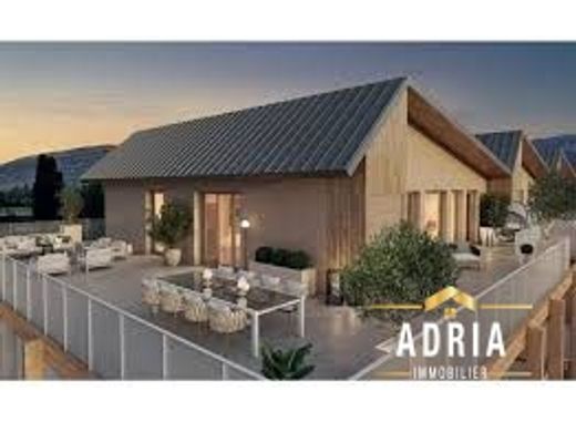 아파트 / Saint-Julien-en-Genevois, Haute-Savoie