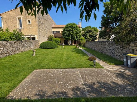 Casa di lusso a Uchaud, Gard