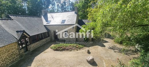 Luxury home in Plounérin, Côtes-d'Armor