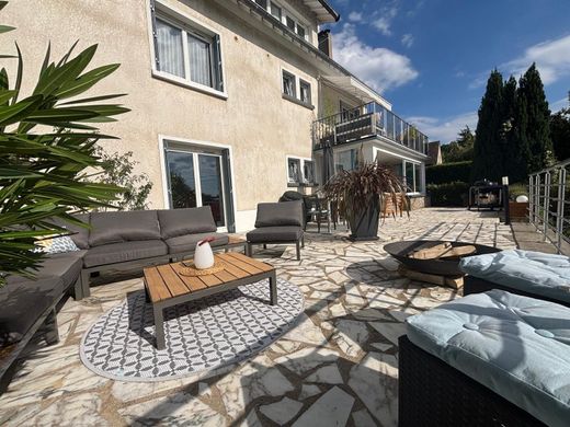 Luxus-Haus in Saint-Pierre-du-Perray, Essonne