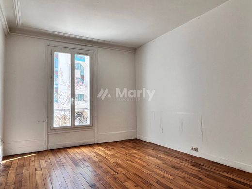Apartment in Canal Saint Martin, Château d’Eau, Porte Saint-Denis, Paris