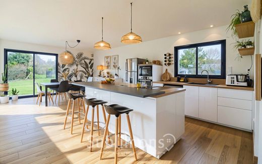 Luxury home in Riantec, Morbihan