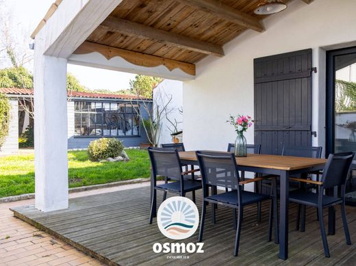 Maison de luxe à Lagord, Charente-Maritime