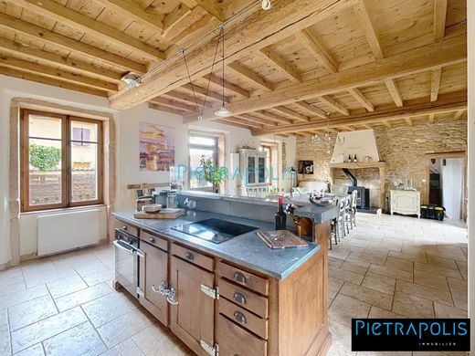 Luxury home in Morancé, Rhône