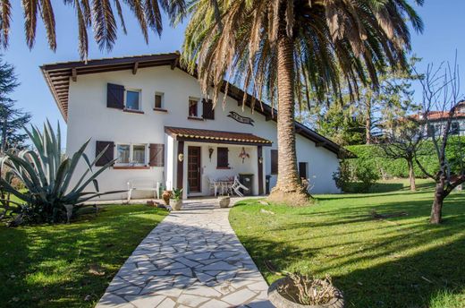 Hendaye, Pyrénées-Atlantiquesの高級住宅