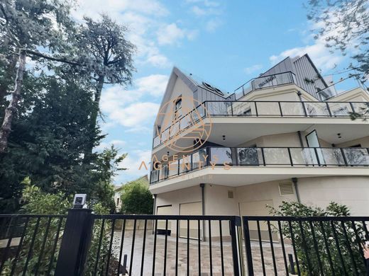 아파트 / Saint-Maur-des-Fossés, Val-de-Marne