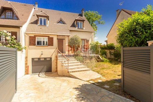 Luxury home in Villiers-sur-Marne, Val-de-Marne
