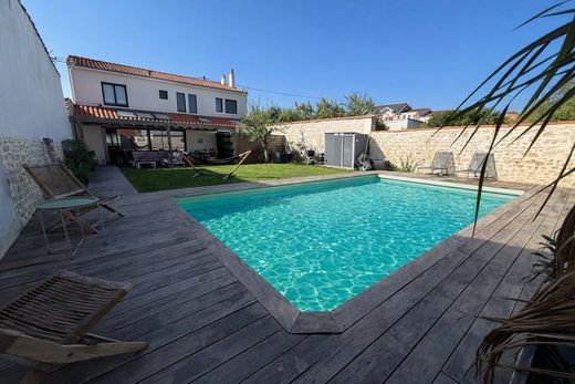 Luxury home in La Rochelle, Charente-Maritime