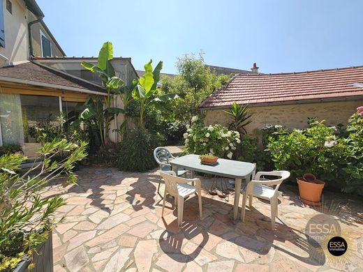 Casa di lusso a Noisy-le-Roi, Yvelines