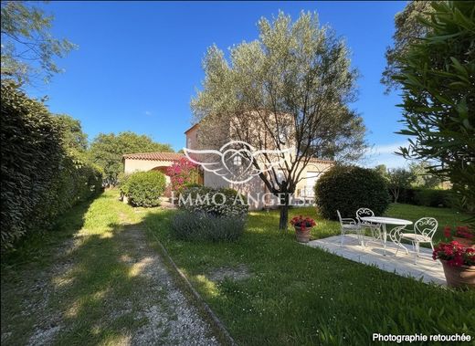 Элитный дом, Saint-Gély-du-Fesc, Hérault