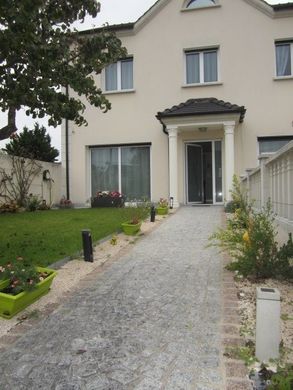 Casa de lujo en Le Blanc-Mesnil, Sena Saint Denis