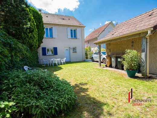 Casa de lujo en Saint-Prix, Valle de Oise