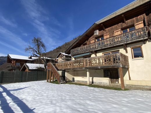 Montriond, Haute-Savoieの高級住宅