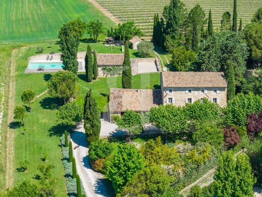 Luxury home in Gordes, Vaucluse