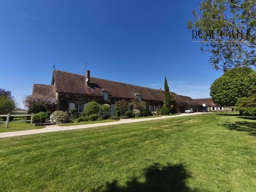 Luxury home in Cloyes-sur-le-Loir, Eure-et-Loir