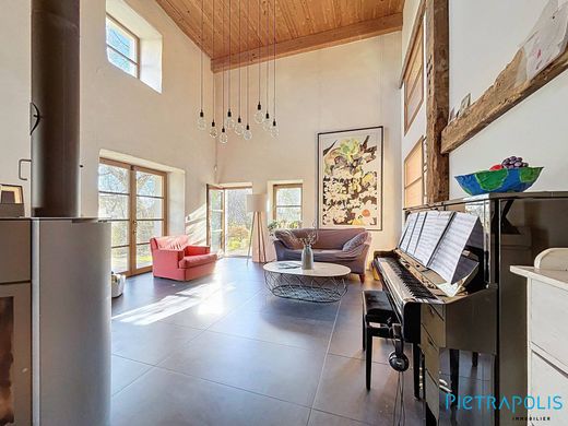 Maison de luxe à Saint-Genis-Pouilly, Ain