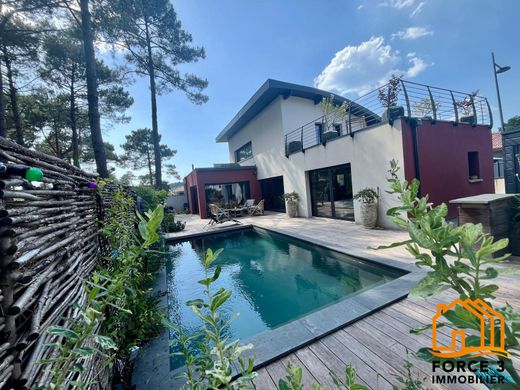 Luxury home in Mimizan, Landes