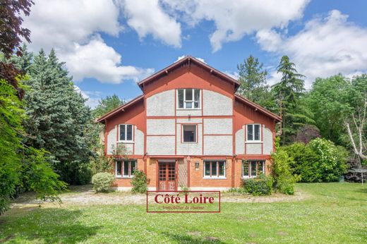 Casa di lusso a Saint-Hilaire-Saint-Mesmin, Loiret