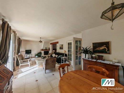 Casa di lusso a Jouars-Pontchartrain, Yvelines