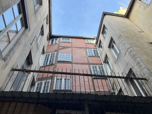 Chalon-sur-Saône, Saône-et-Loireのアパートメント・コンプレックス