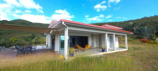 Luxe woning in Païta, Province Sud