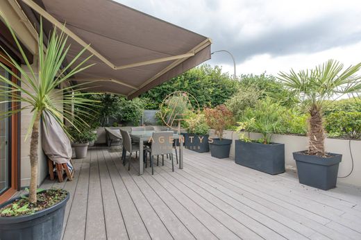 Apartment / Etagenwohnung in Le Perreux-sur-Marne, Val-de-Marne