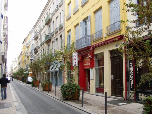 Edificio en Saint-Étienne, Loira